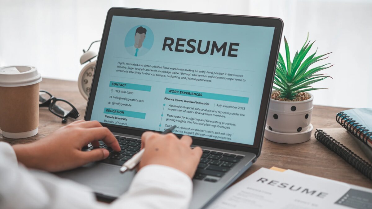 How to Write a Resume in the Age of AI