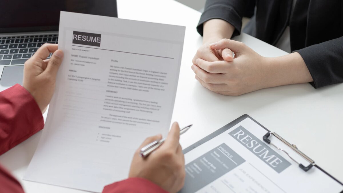 How to Write a Resume That Gets Interviews (Entry Level, Career Change, Executive)